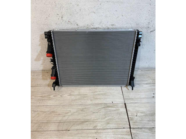 Радиатор интеркулера     670030844    Maserati Levante 