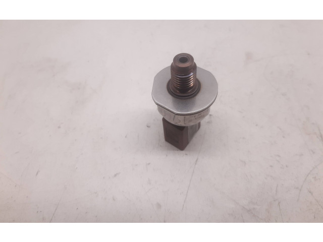 Топливная рампа 059130758K   Audi A6 S6 C6 4F  