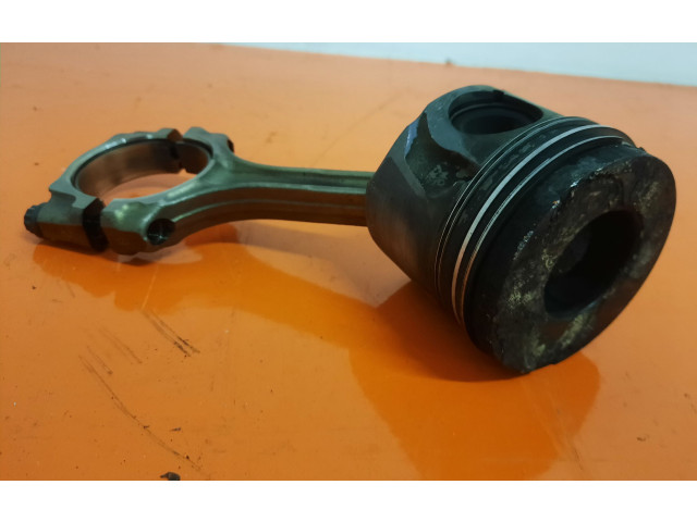 Поршень Volkswagen PASSAT B6