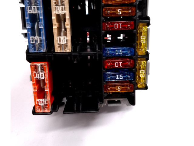   Pojistková skříňka 8E0951253, 270306   Audi Q7 4L 2006