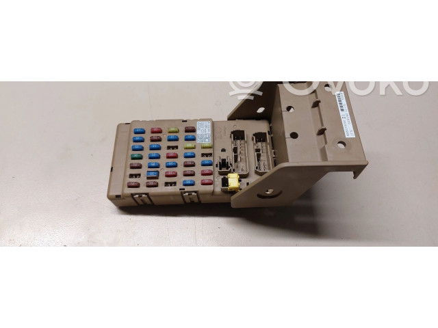 Блок предохранителей 82201FG000, LB101100B   Subaru Forester SH    