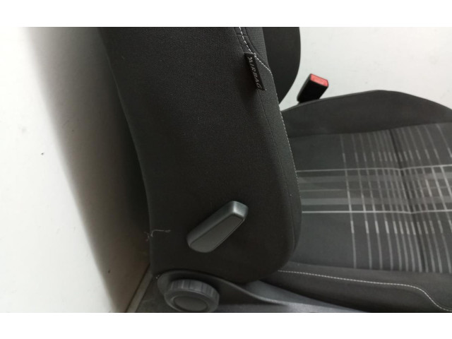 Подушка безопасности в сиденье Volkswagen Golf VII