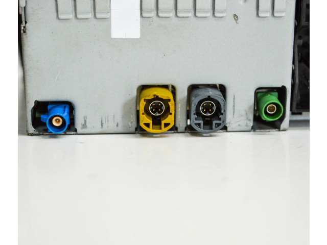 Радио/ проигрыватель CD/DVD / навигация