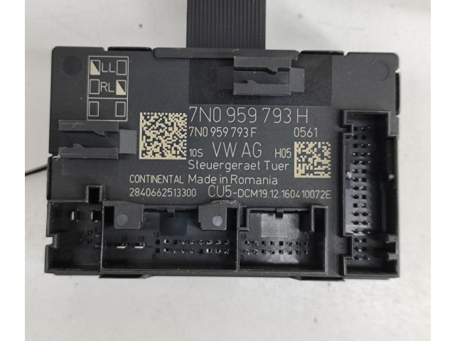 Блок управления дверью 7N0959793H, 7N0959793F Skoda Yeti (5L)