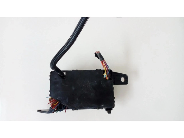 Блок предохранителей Mitsubishi Colt