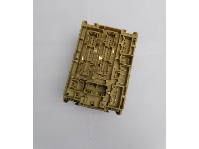 Pojistková skříňka Toyota Celica T230 2000