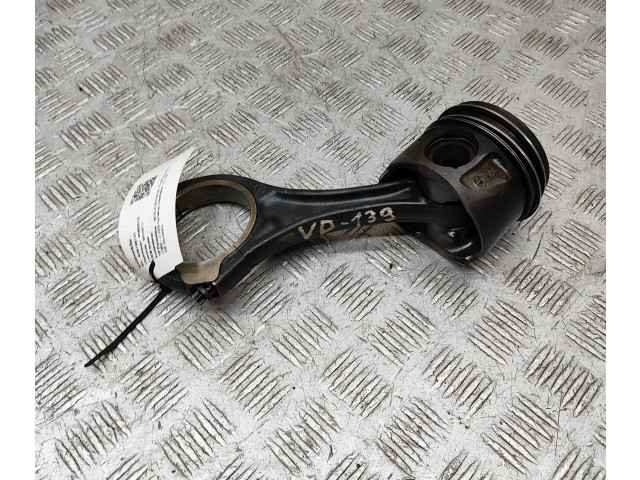 Píst A6420301818, A6420305220 Mercedes-Benz R W251 OM 642.950