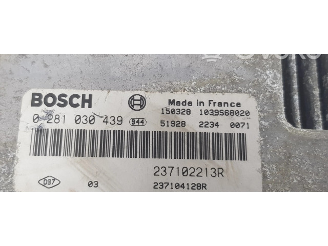 Блок управления двигателя 237102213R Dacia Dokker