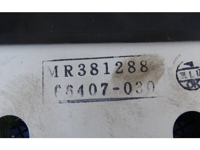 Дисплей MR381288, 66407030 Mitsubishi Carisma