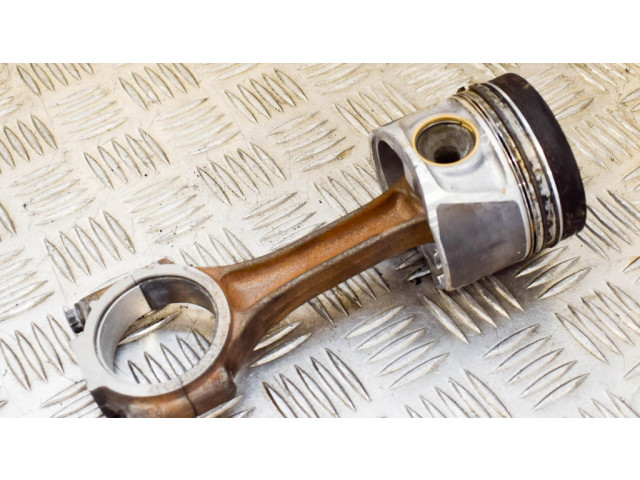 Píst 03L107065S Audi A6 S6 C7 4G pro naftový motor 2.0