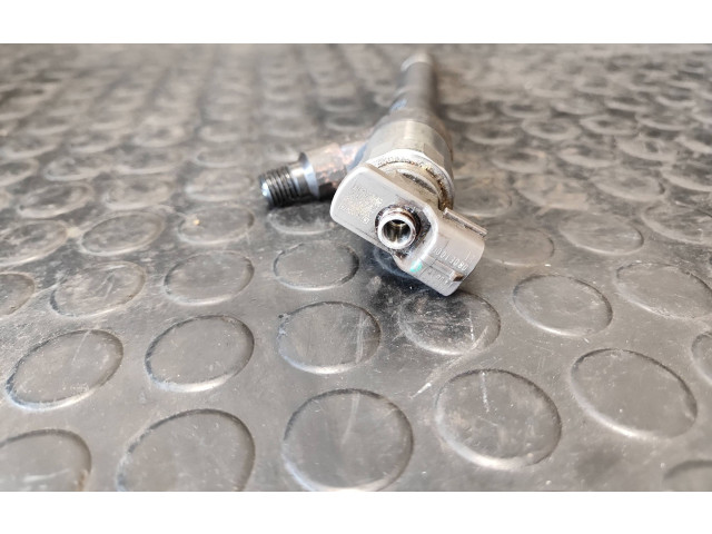 Форсунка 55570012    Opel Meriva B   