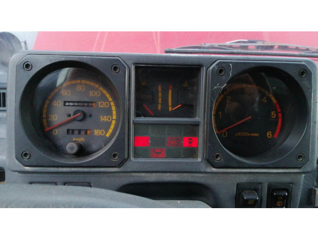 Панель приборов MB716924, 69326400   Mitsubishi Montero       