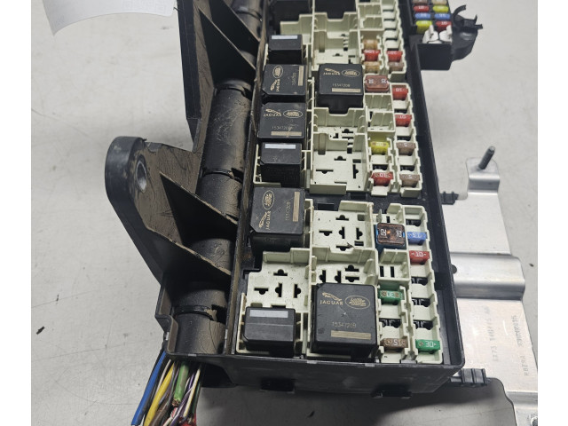 Блок предохранителей Jaguar XE