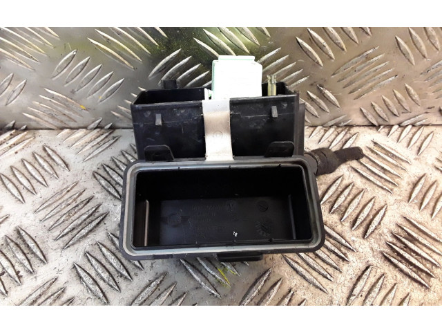 Блок предохранителей  61142755704   Mini One - Cooper R57    