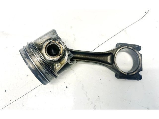  Поршень с шатуном    Skoda Fabia Mk1 (6Y)  