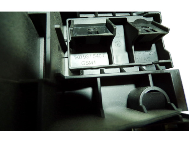 Блок предохранителей  1K0937132F, 1K0937540C   Volkswagen Caddy    