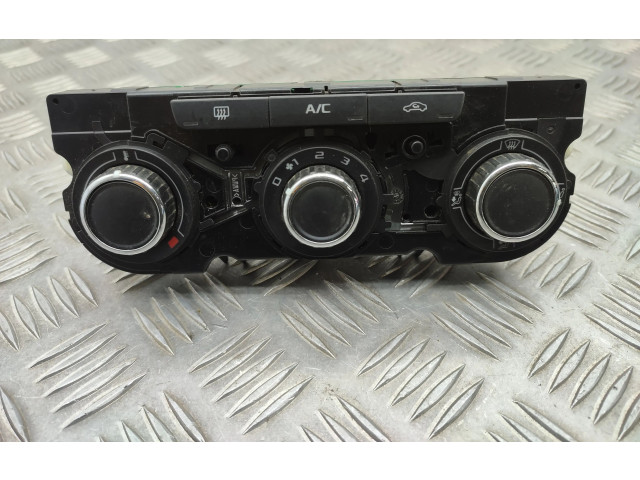 Блок управления климат-контролем 3T0820047AK Skoda Yeti (5L)