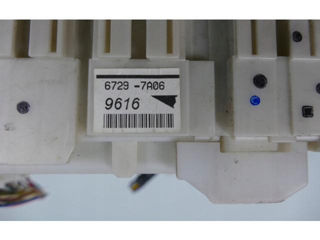 Pojistková skříňka 8273002140 Toyota Auris 150 2007