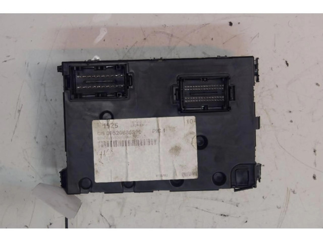 Блок предохранителей    Jeep Renegade    