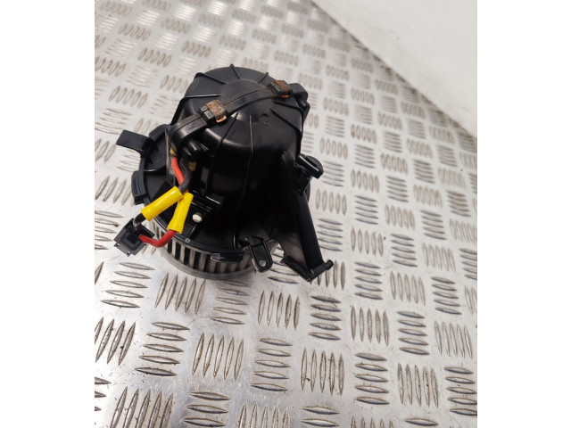 Вентилятор печки       Audi Q5 SQ5