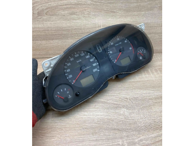 Přístrojová deska Seat Alhambra (Mk1) 1996 7M0919890B, 96VW10849ED