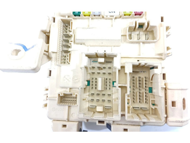 Pojistková skříňka Řídící jednotka BSM 2827127350 KIA Carens I 2005