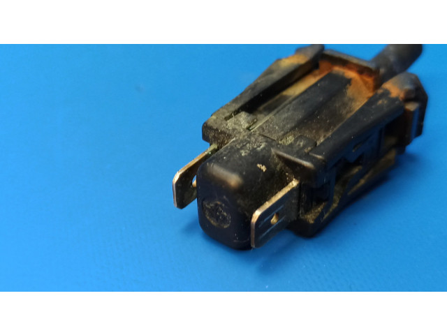 Передний датчик открытия / закрытия двери (крыло)