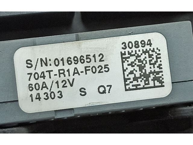 Блок предохранителей  A2465451340, A2465400040   Mercedes-Benz A W176    