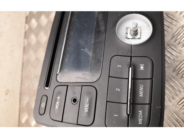 Радио/ проигрыватель CD/DVD / навигация 281150954R, R3515   Dacia Dokker