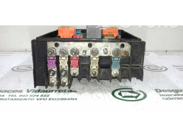 Блок предохранителей 1K0937125   Volkswagen Jetta IV    