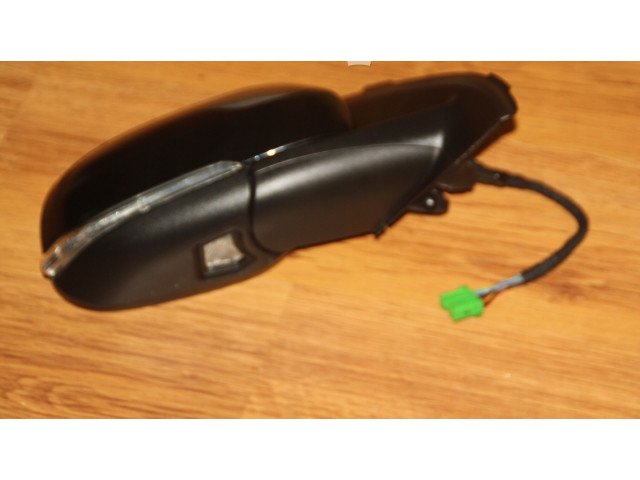 Зеркало электрическое Volvo C30 2010 - 2013 года