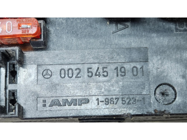 Pojistková skříňka 0025451901, 1967523 Mercedes-Benz E W210 1999