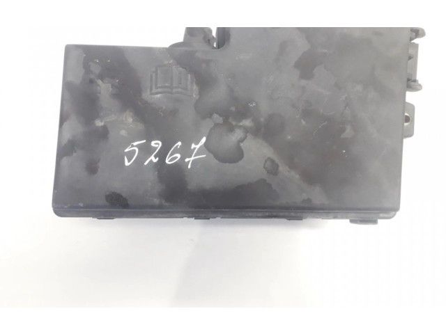 Блок предохранителей 30786923, 8688040 Volvo C30