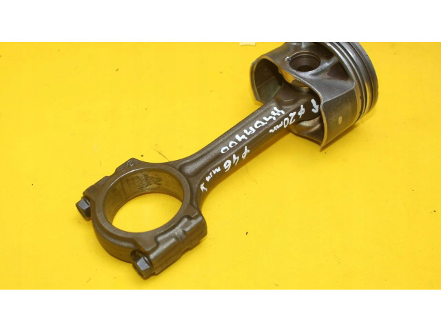 Поршень с шатуном H4BA400 Renault Clio IV