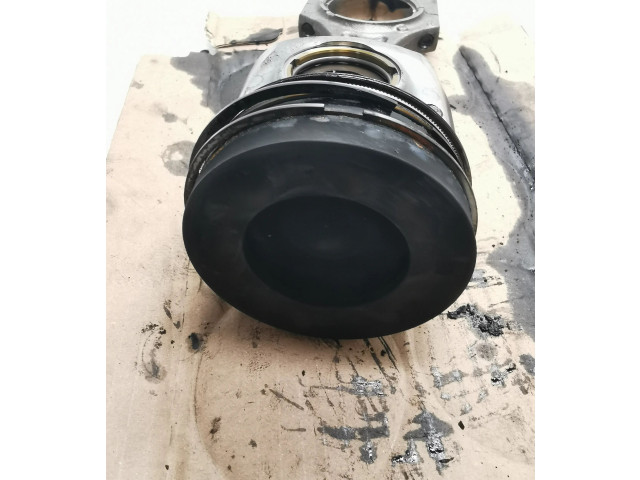 Поршень 8598757 BMW X3 G01