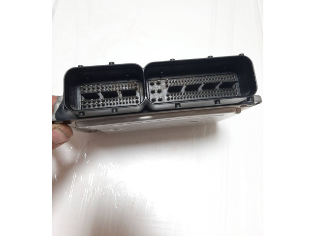 Řídící jednotka 03L907309R, 0281018030   Volkswagen Caddy 2012