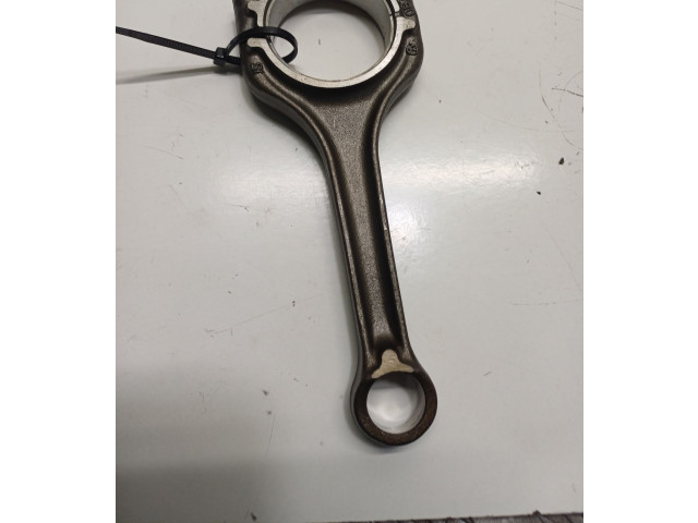  Поршень  04EBD  Volkswagen PASSAT B8  