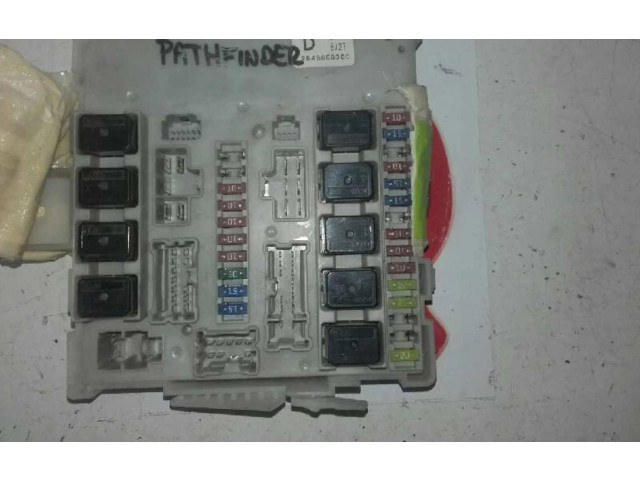 Блок предохранителей 284B6EB30C Nissan Pathfinder R51