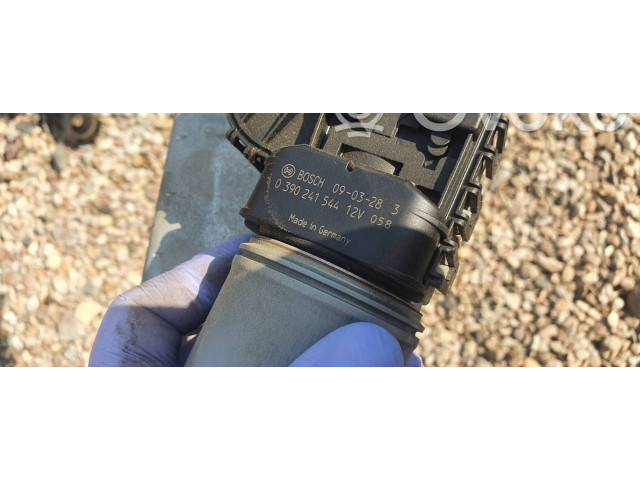 Двигатель стеклоочистителей