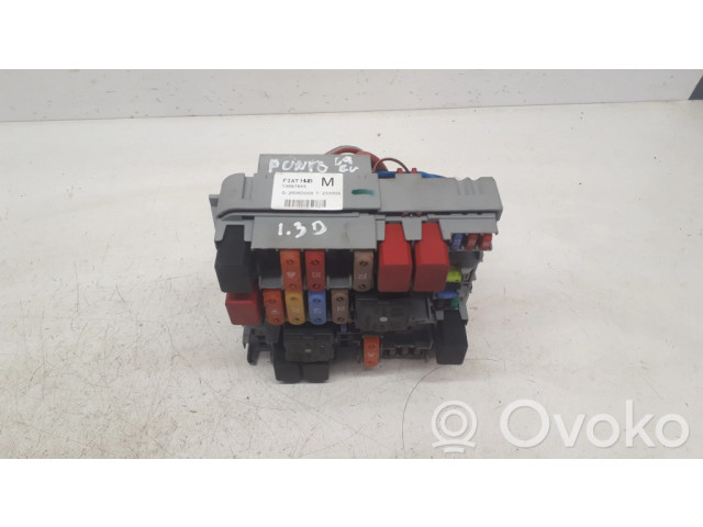 Блок предохранителей 13687865, 26062009T   Fiat Punto (188)    