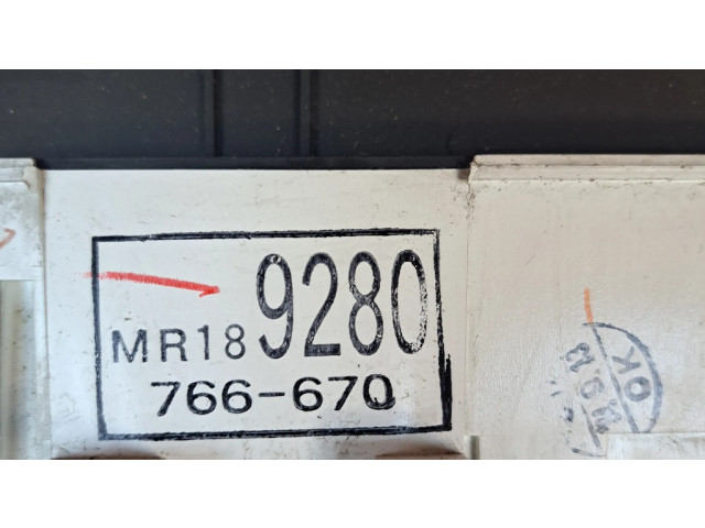 Панель приборов MR189280, 766670 Mitsubishi Space Runner