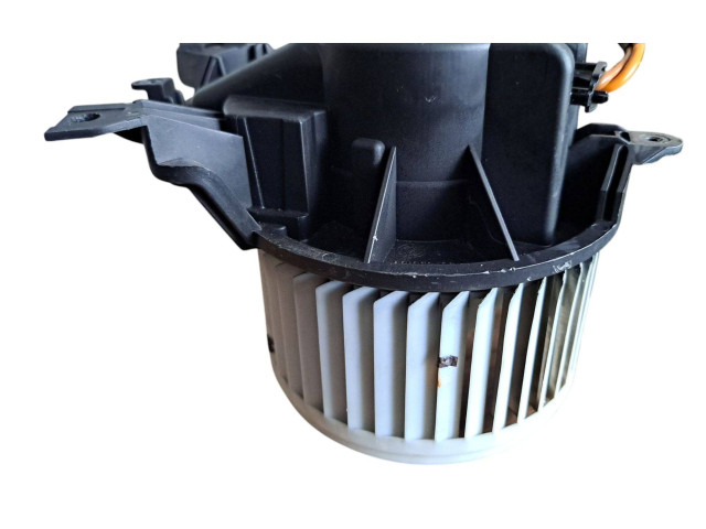 Вентилятор печки    507730100   Opel Combo D