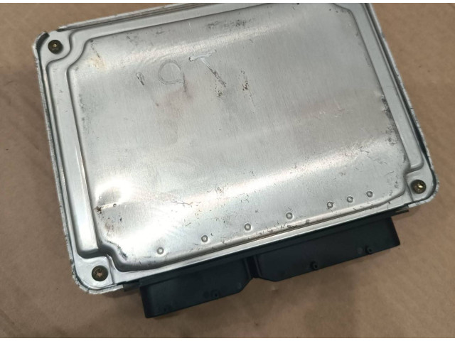 Řídící jednotka 8L0906018J, 26SA6419 Audi TT Mk1 2000