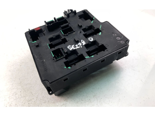 Блок предохранителей 32322426 Volvo XC90