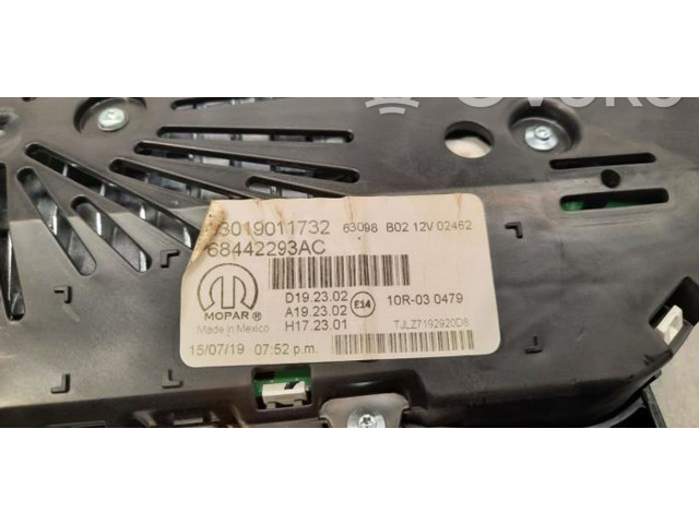 Панель приборов    Jeep Wrangler       