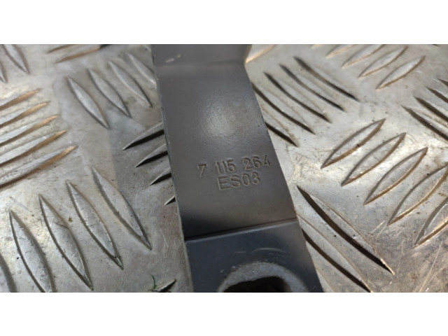 Петля (петли) капота двигателя