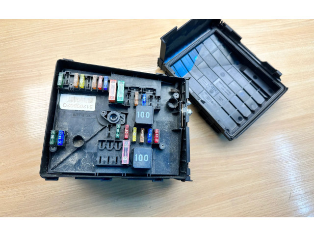 Блок предохранителей 1K0937132F Volkswagen Golf Plus