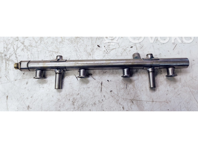 Топливная рампа 06K133317G   Audi Q3 8U  