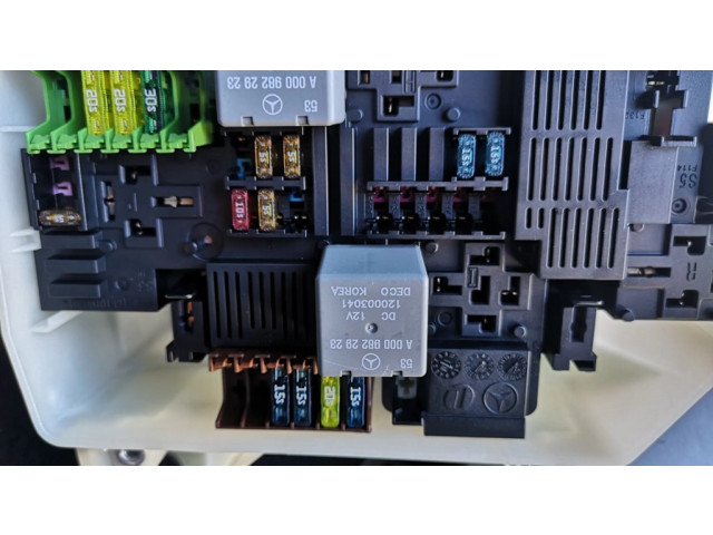 Блок предохранителей  A2139065706, A2055402428   Mercedes-Benz C W205    