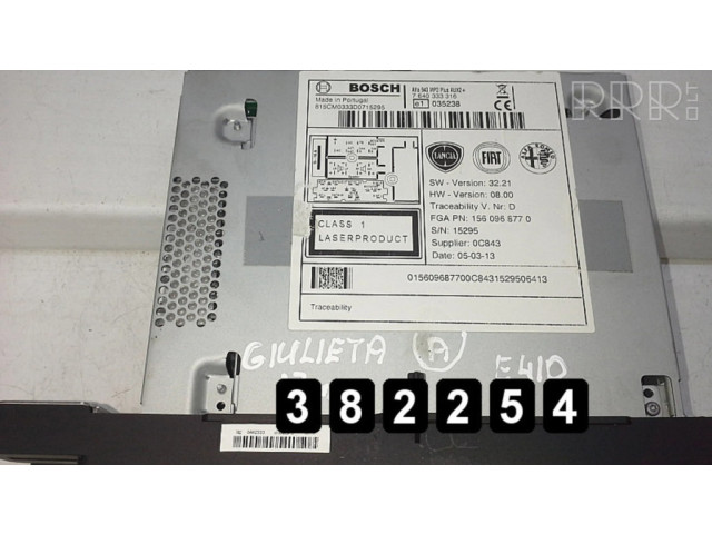 Радио/ проигрыватель CD/DVD / навигация